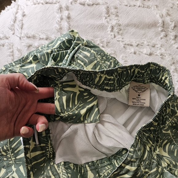 St. John's Bay Men's Green Foliage Swim Trunks Size Medium - Picture 6 of 8